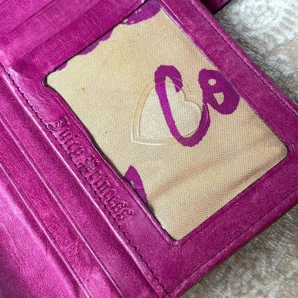 Vintage Juicy Couture Genuine Leather Magenta Bifold Snap Close Wallet w/ Locket